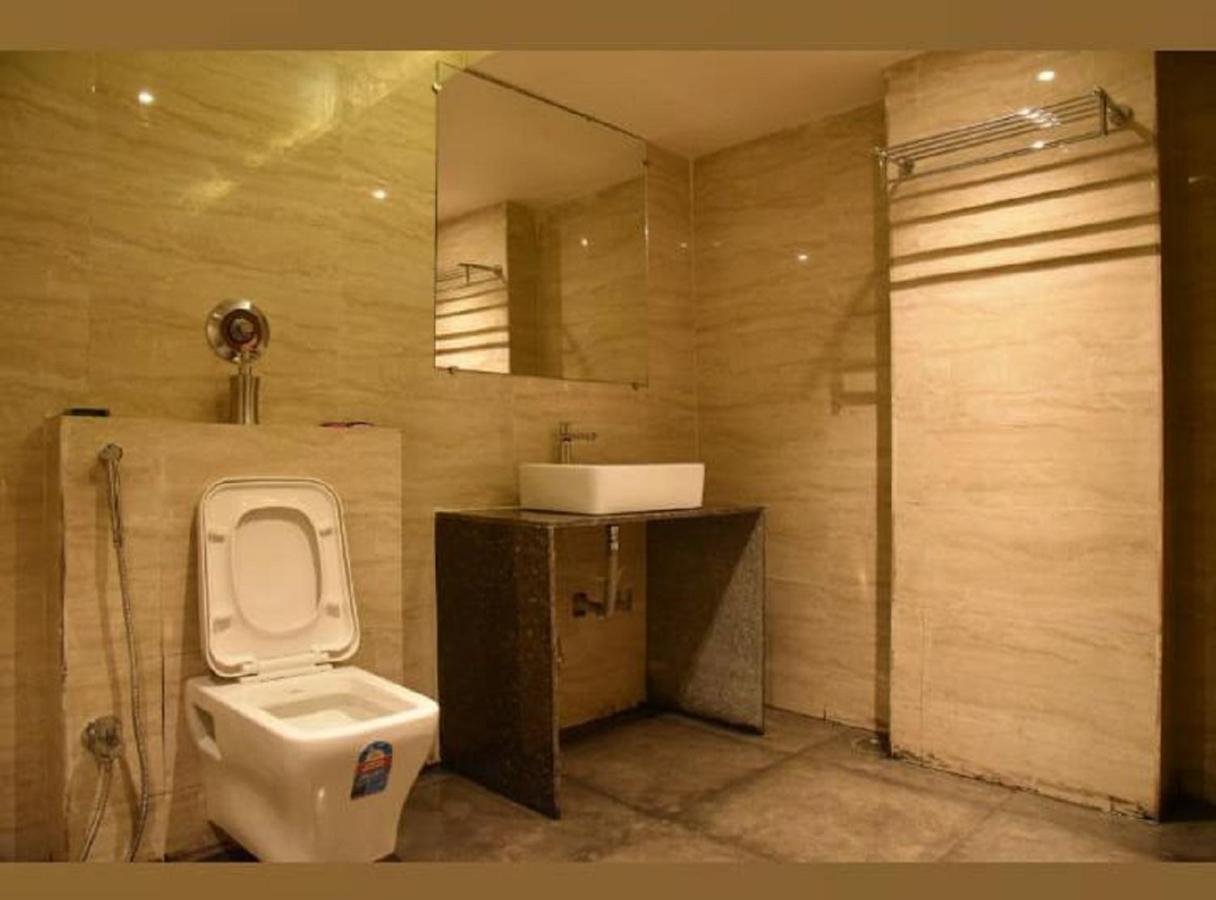 Ash Luxury Hotel With View Of Taj Mahal อัครา ภายนอก รูปภาพ