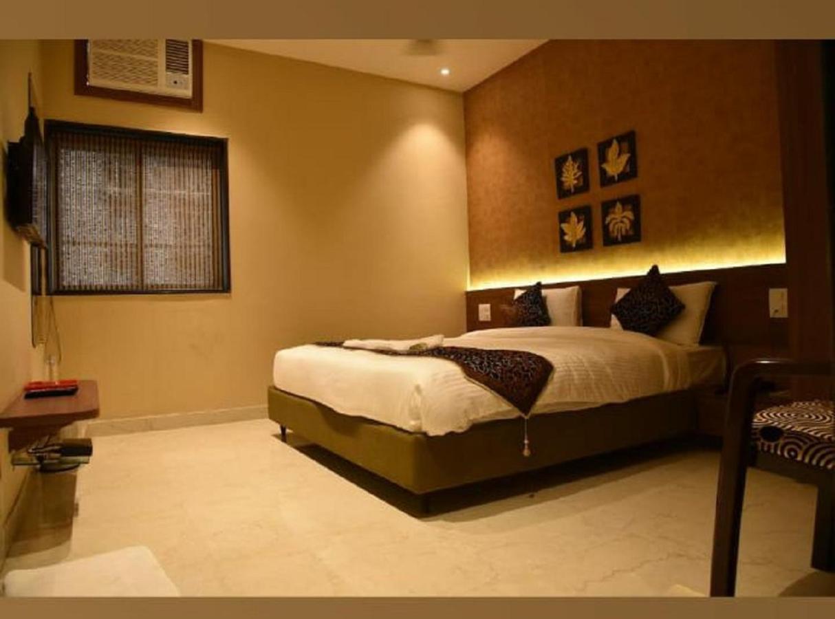 Ash Luxury Hotel With View Of Taj Mahal อัครา ภายนอก รูปภาพ